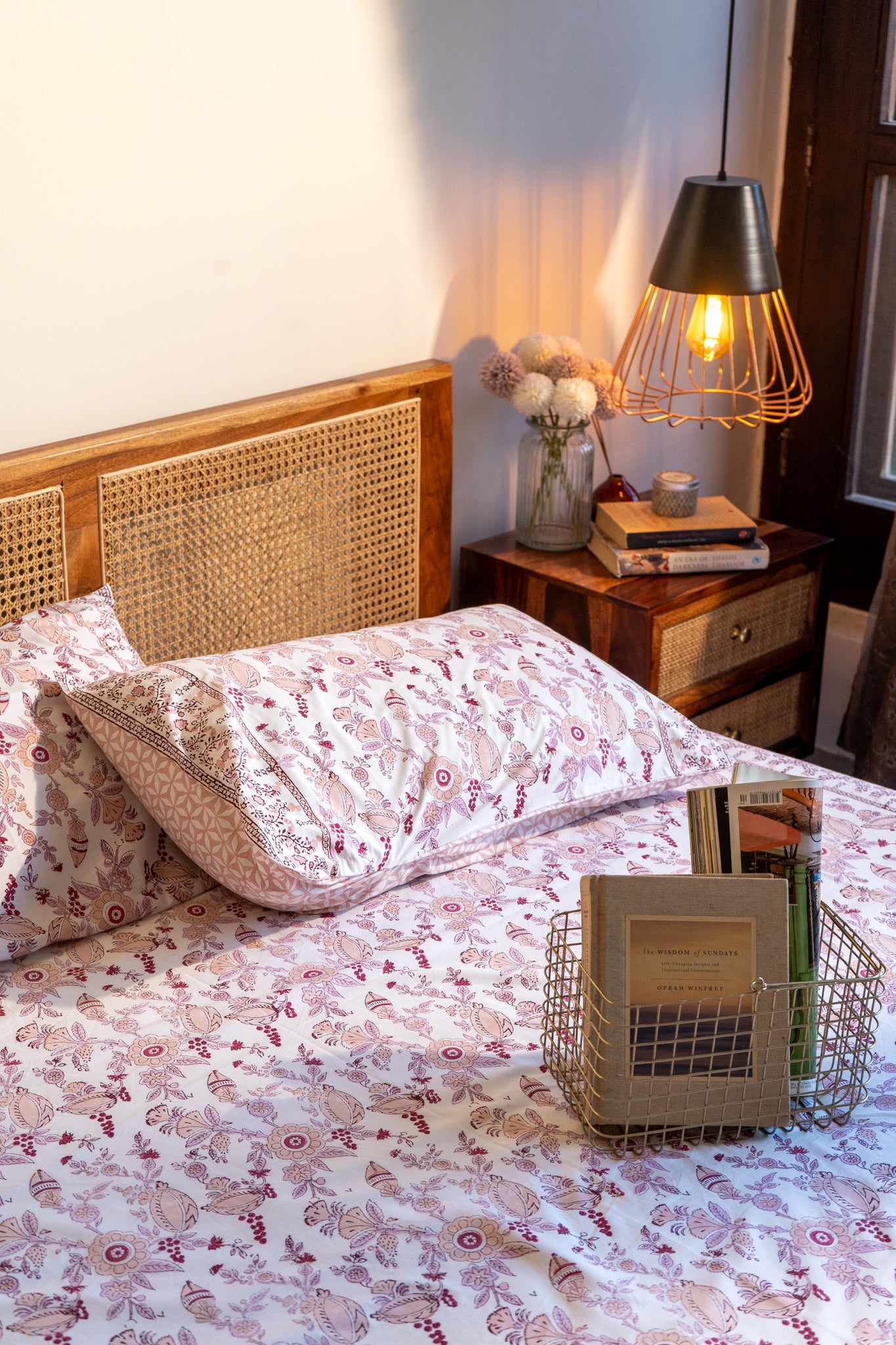 Lilac and maroon phal aur phool fitted bedsheet set