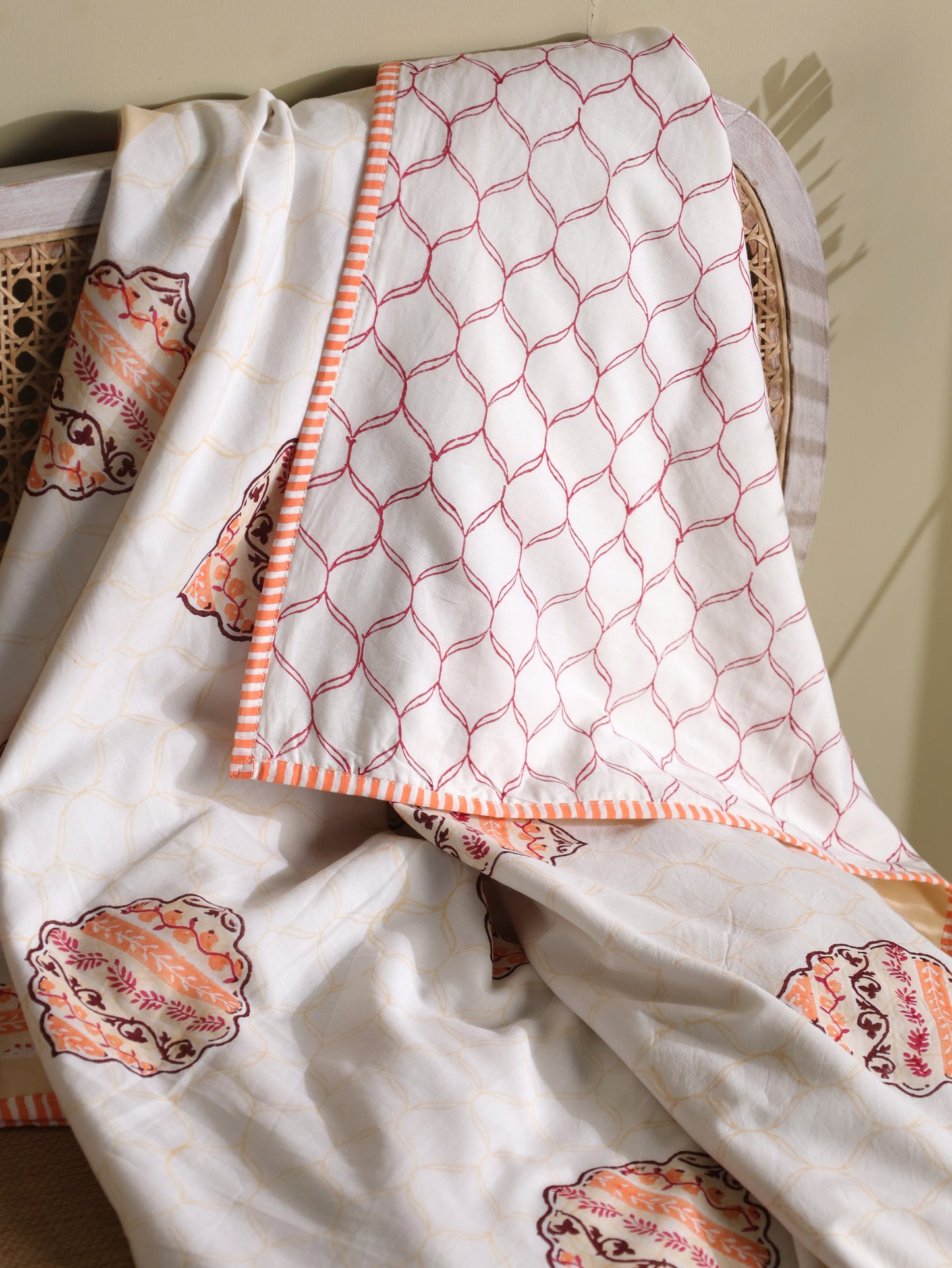 Maroon and magenta heera jaal motif mulmul dohar