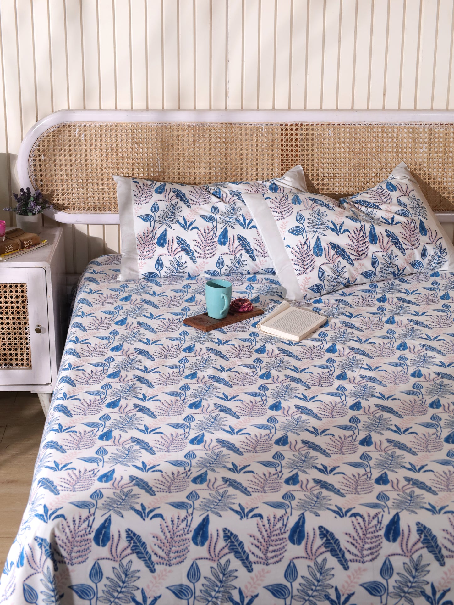 Blue and pink forest garden bedsheet set
