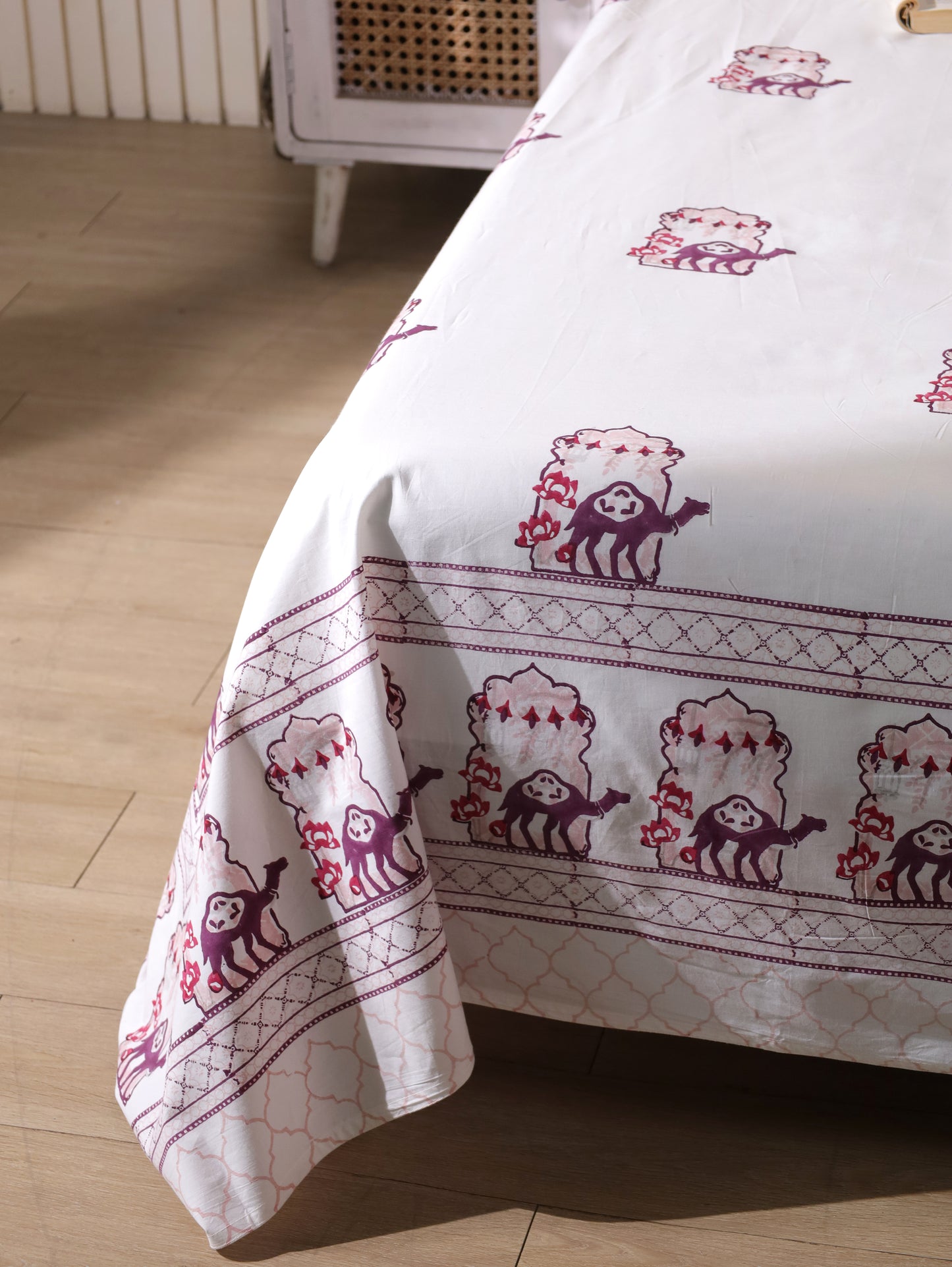 Lilac and maroon jharokha motif bedsheet set