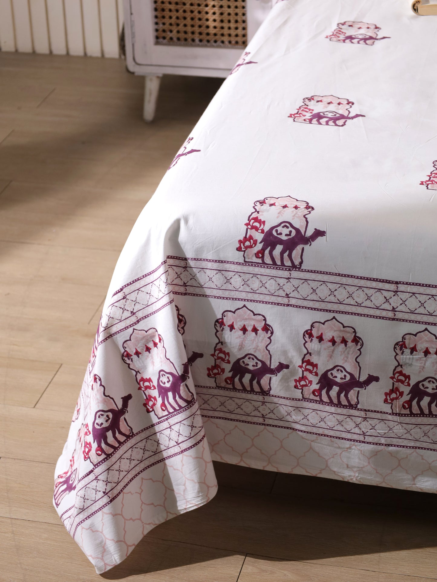 Lilac and maroon jharokha motif fitted bedsheet set