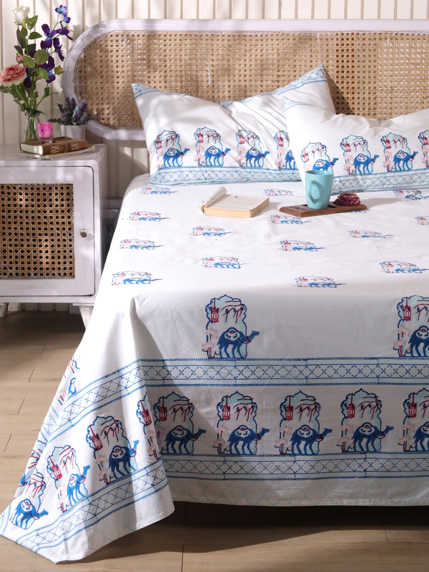 Blue and peach jharokha motif bedsheet set