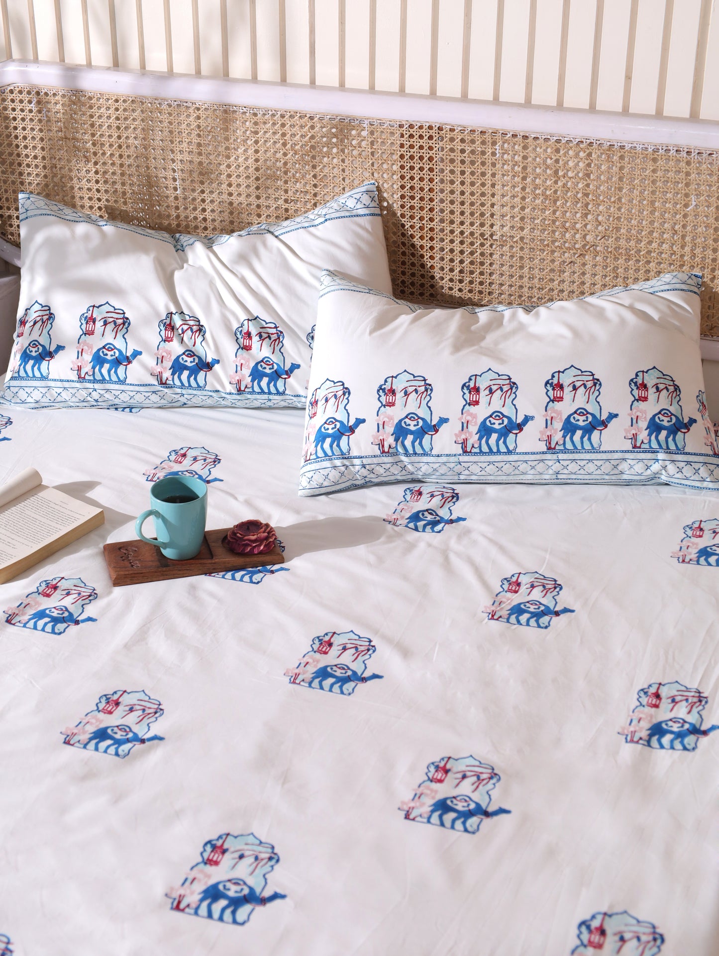 Blue and peach jharokha motif bedsheet set
