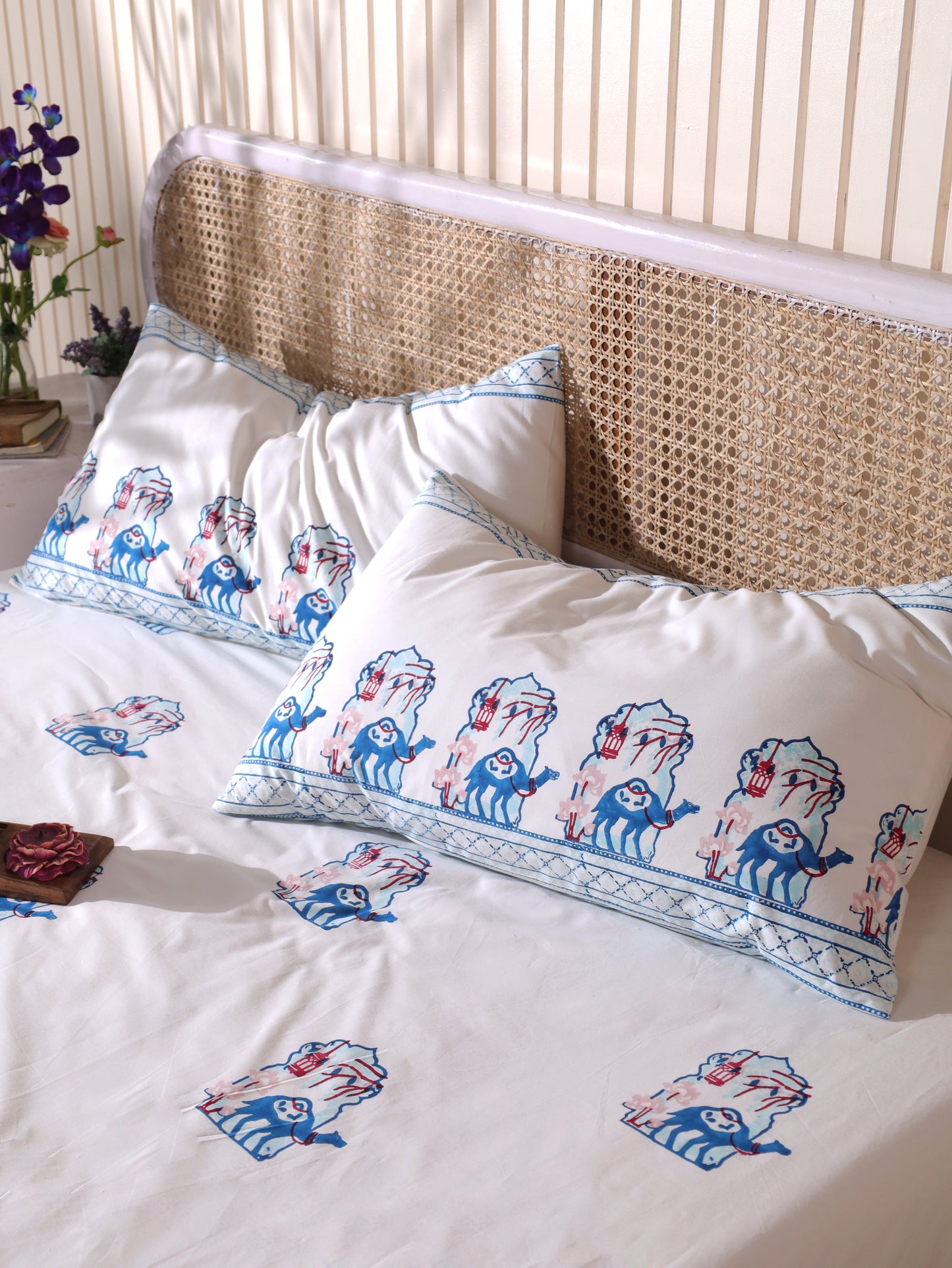 Blue and peach jharokha motif bedsheet set