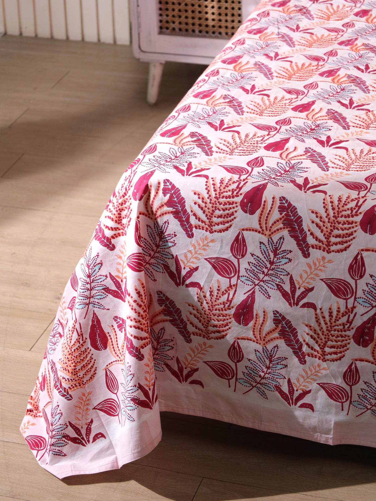 Red and peach forest garden bedsheet set
