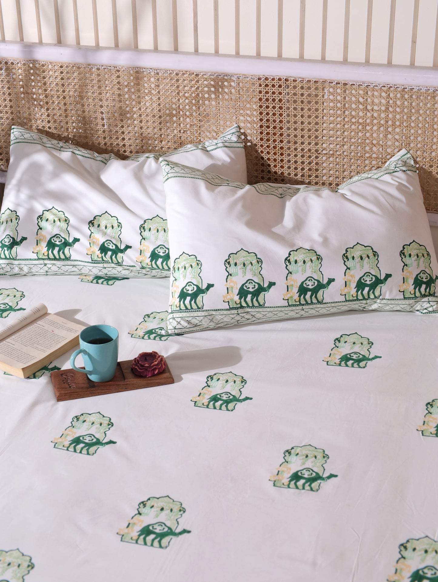 Green and yellow jharokha motif bedsheet set