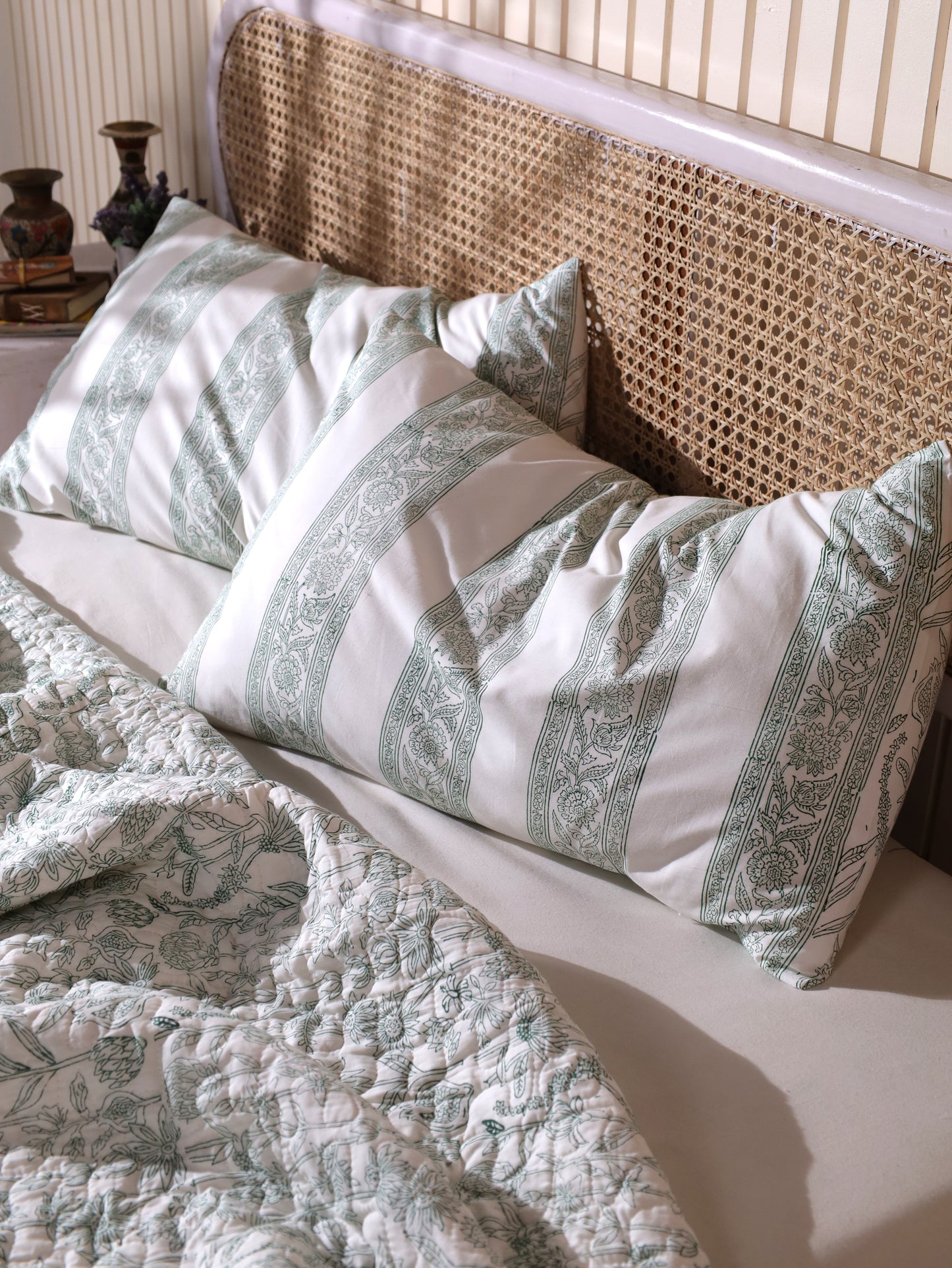 Parrot and yellow gadh jaal mulmul quilt