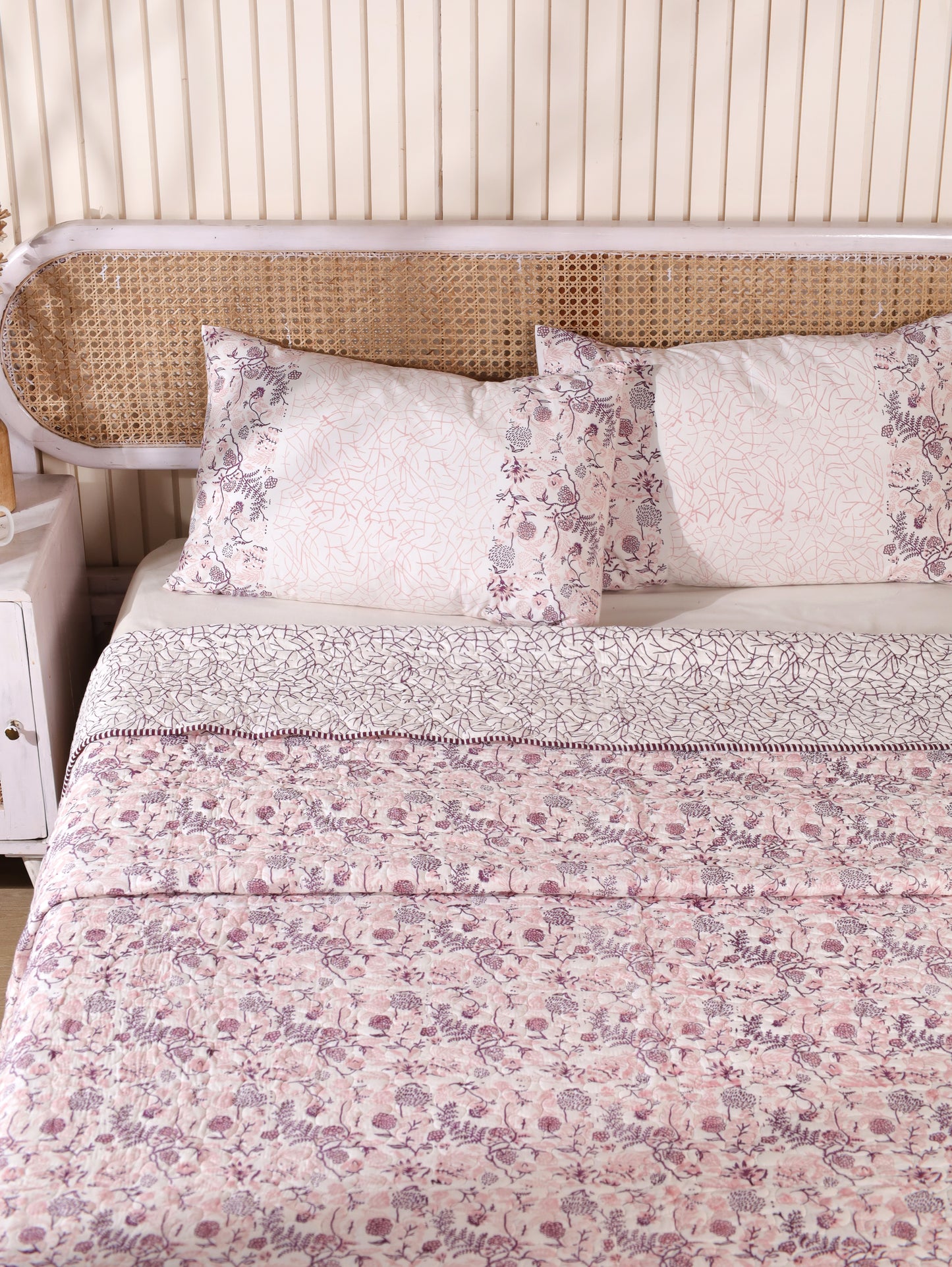 Lilac and pink kamal phool mulmul quilt (floral jaal)