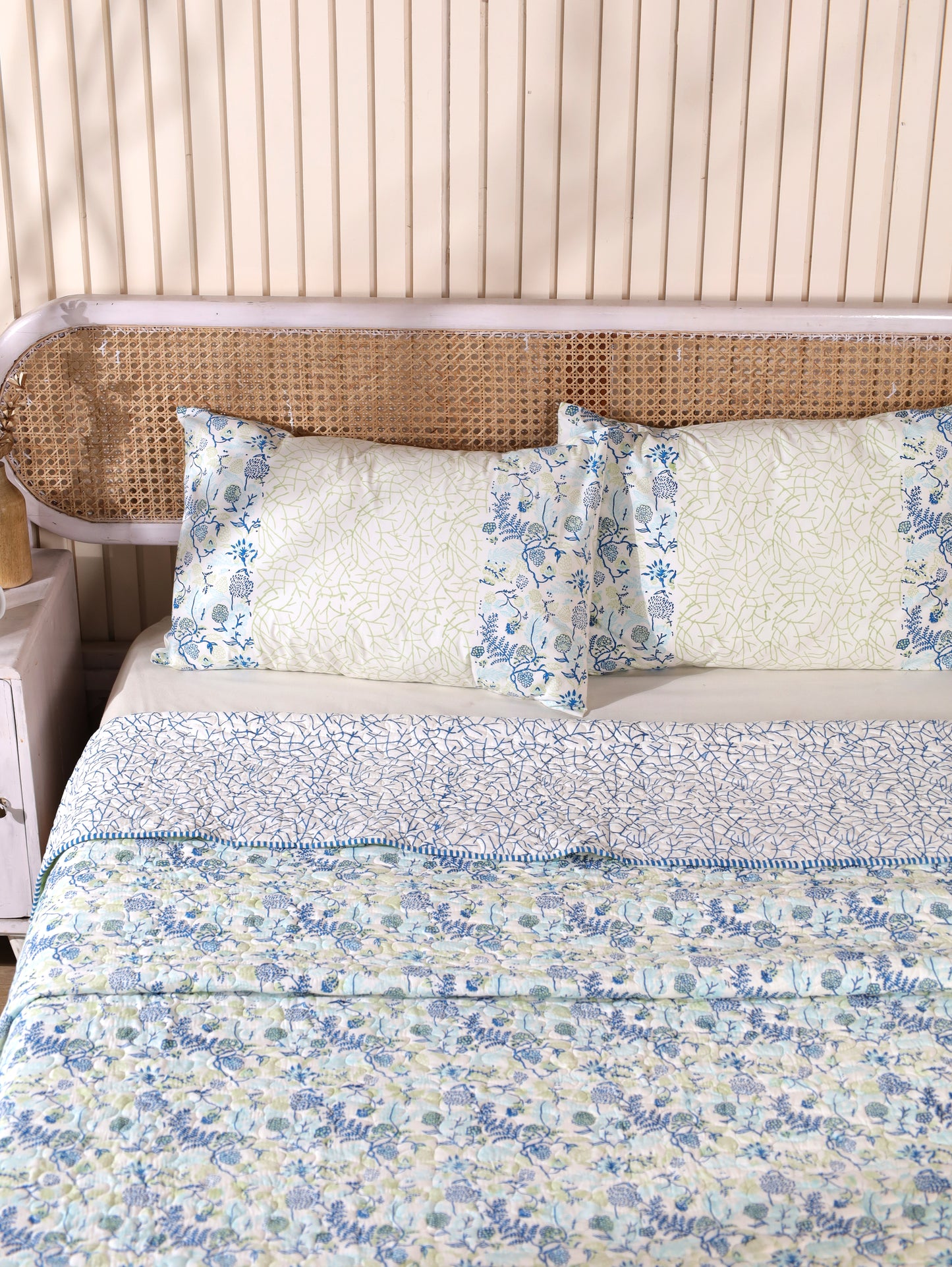Blues and parrot kamal phool mulmul quilt (floral jaal)