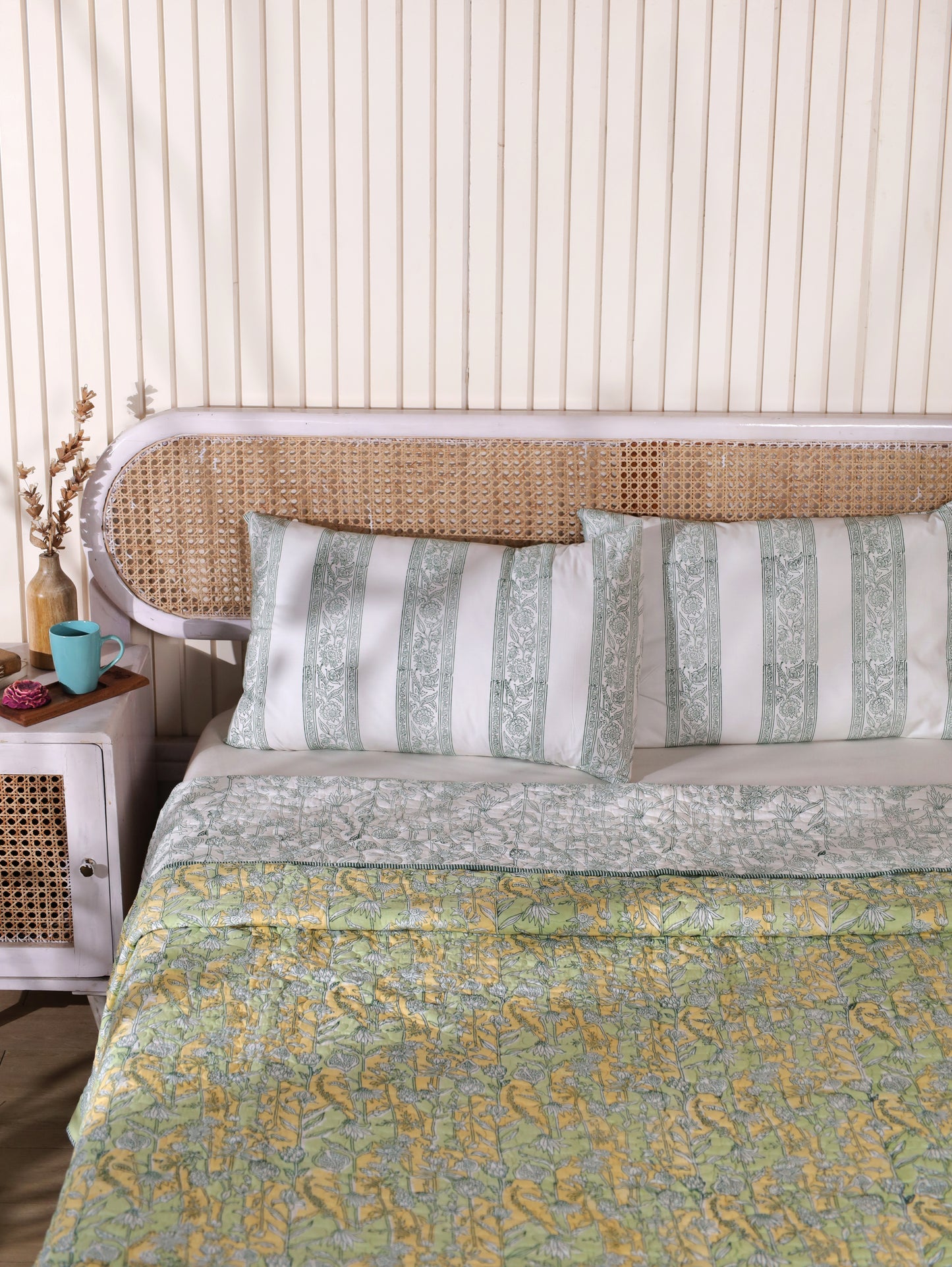 Parrot and yellow gadh jaal mulmul quilt