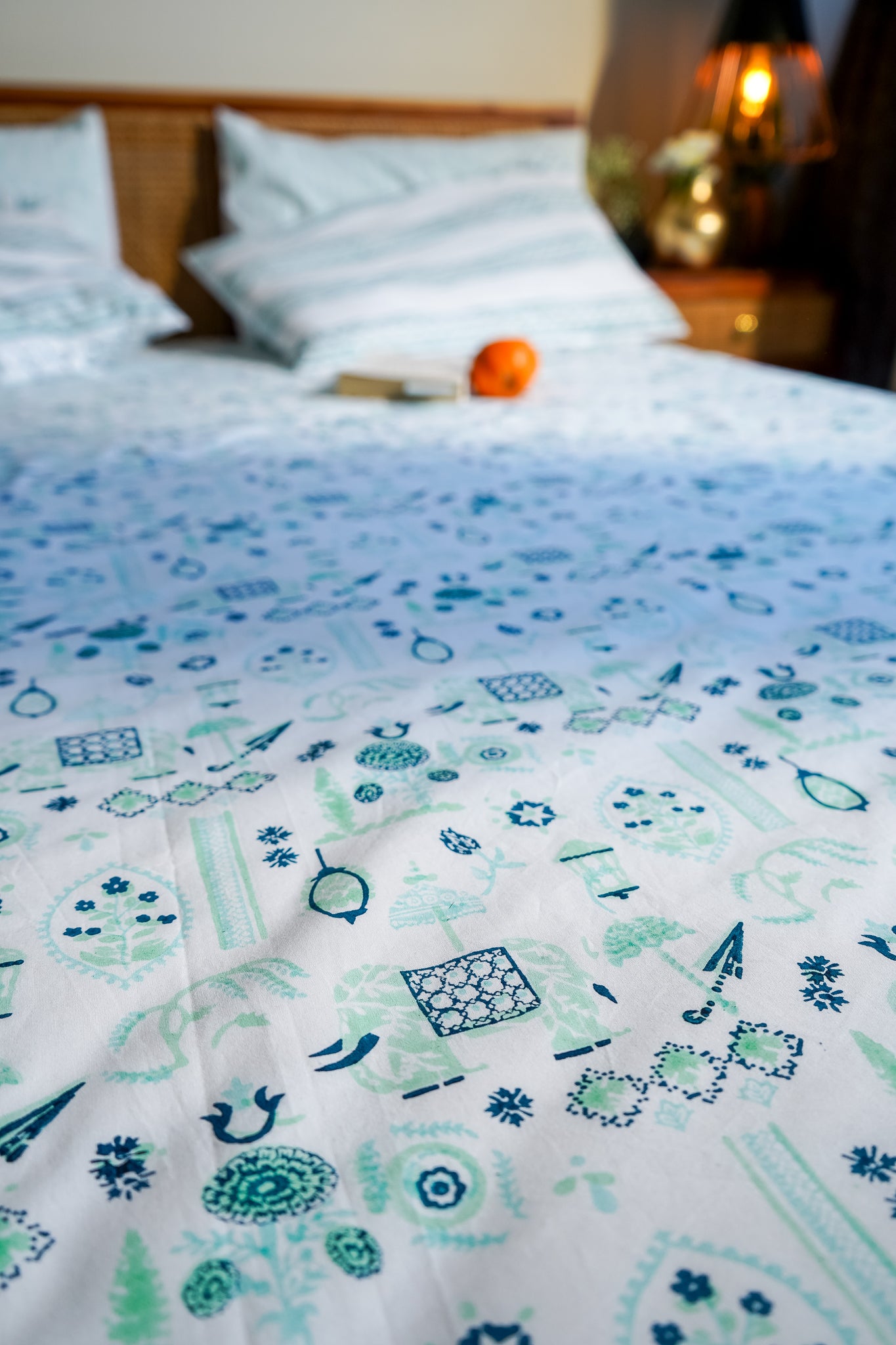 Blue and sea green scattered ethnic bedsheet set