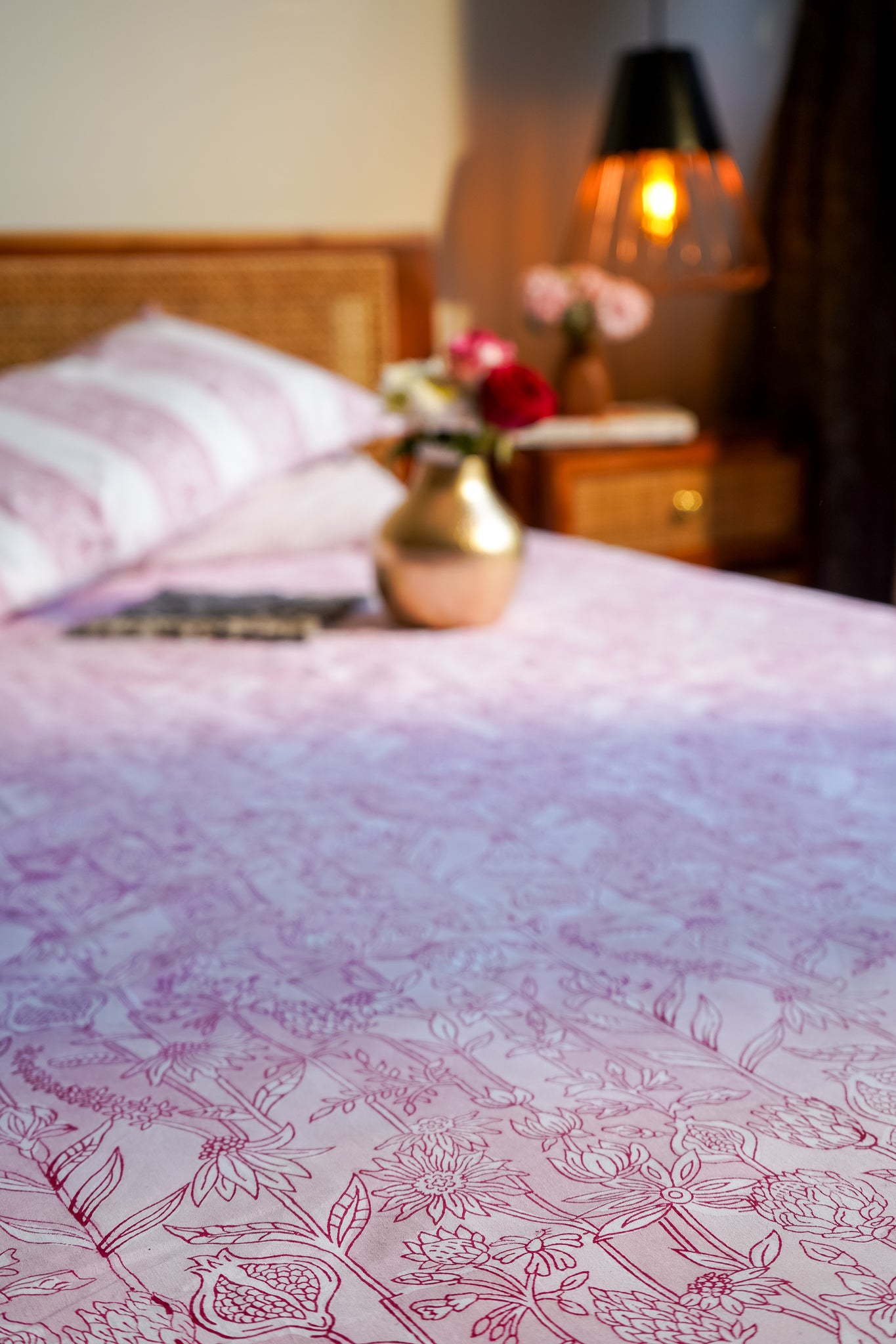 Lilac and pink gadh jaal bedsheet set