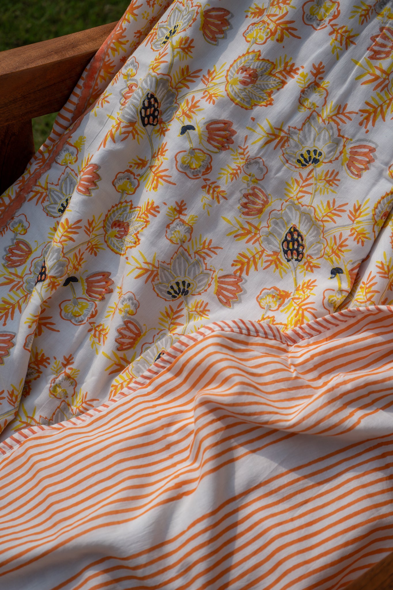 Grey and orange patte pe patta mulmul dohar