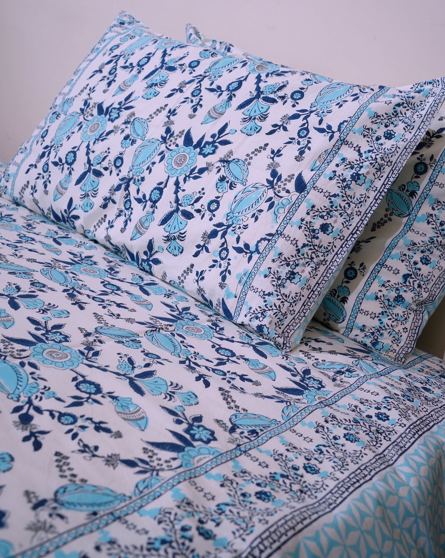 Blue and grey phal aur phool bedsheet set