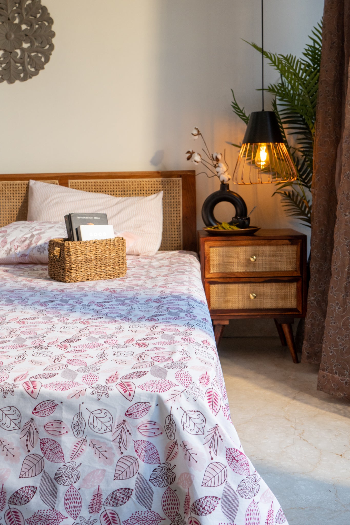 Maroon and magenta forest abstract bedsheet set
