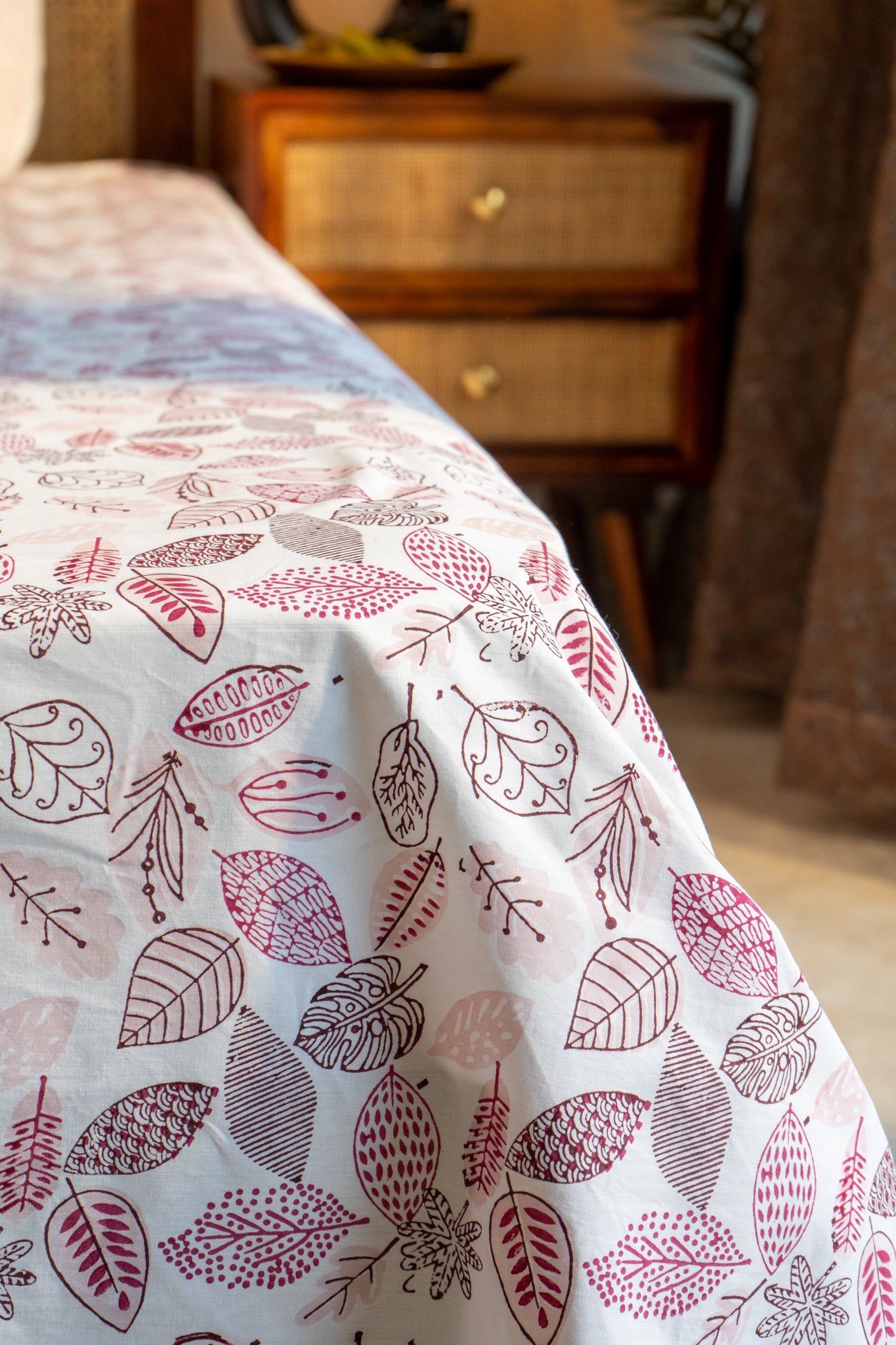 Maroon and magenta forest abstract bedsheet set