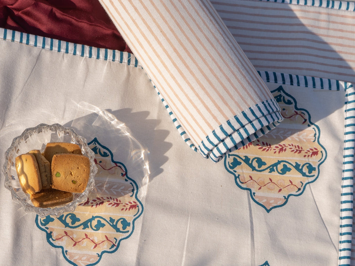 Blue peach heera jaal table/tray mat