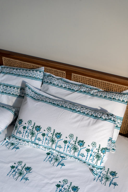 Green blue and aqua blooming flowers single bedsheet set