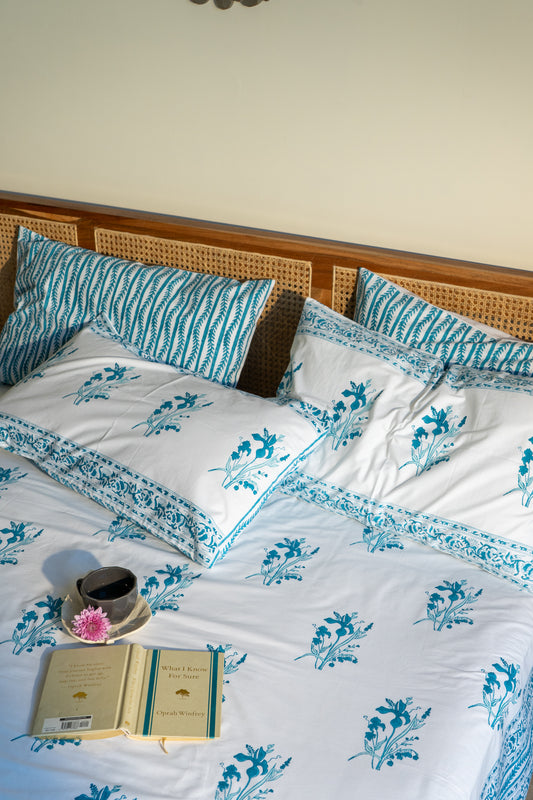 Dark and light blue ek phool single bedsheet set