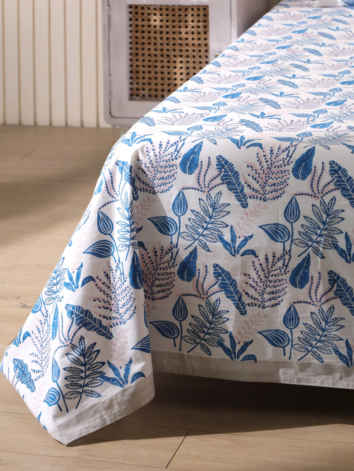 Blue and pink forest garden bedsheet set