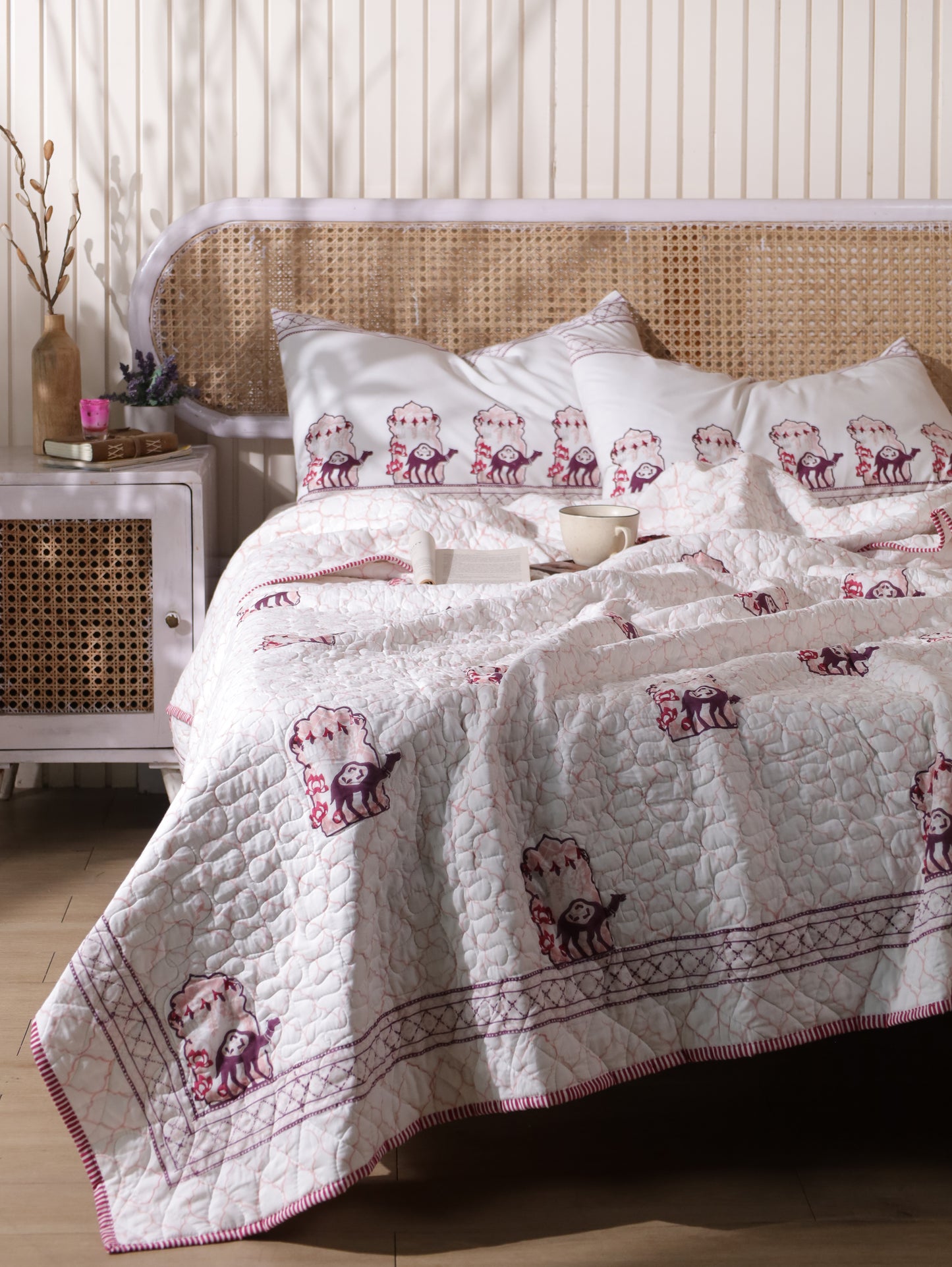 Lilac and maroon jharokha motif mulmul quilt