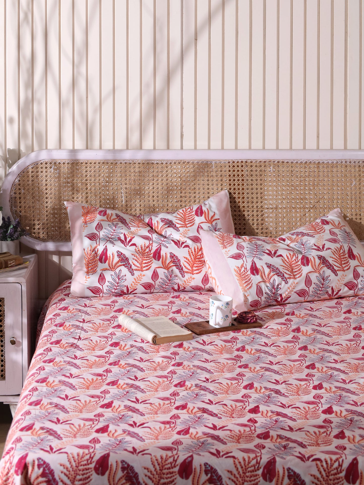 Red and peach forest garden fitted bedsheet set