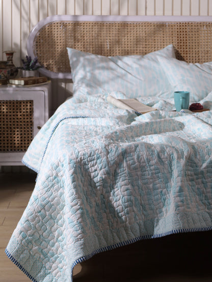 Sky blue long leaves jaal mulmul quilt