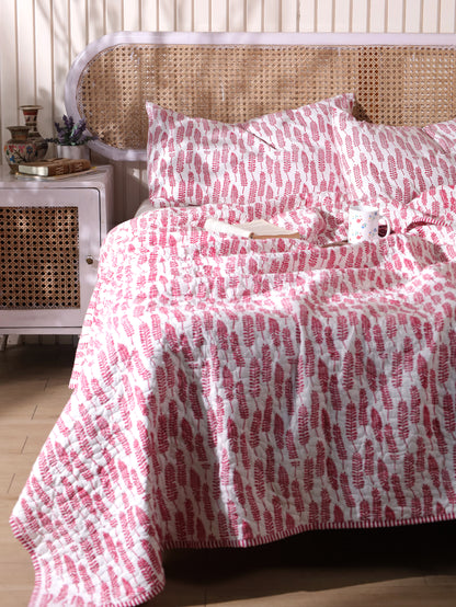 Red long leaves jaal mulmul quilt