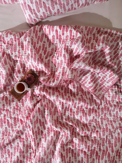 Red long leaves jaal mulmul quilt