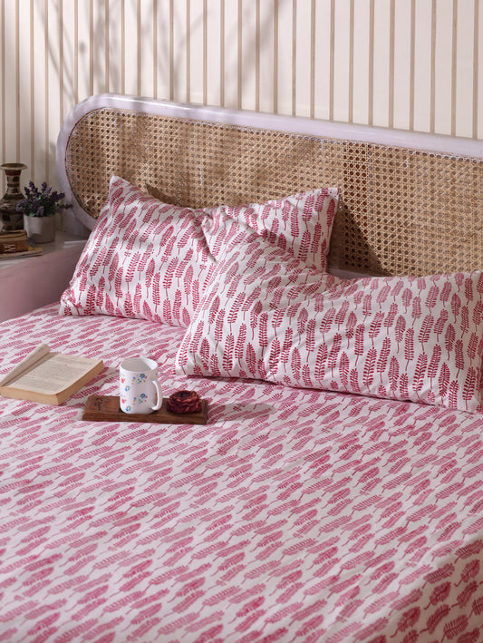 Red long leaves jaal bedsheet set