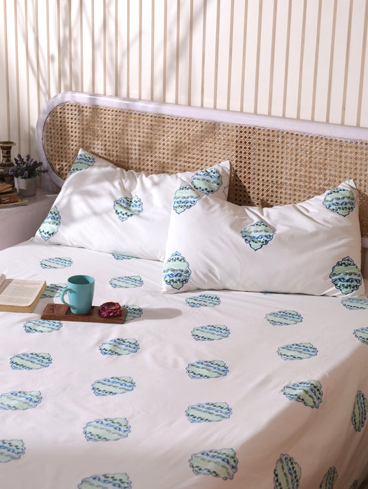 Blue and green heera jaal motif bedsheet set