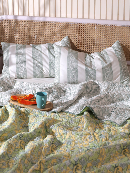 Parrot and yellow gadh jaal mulmul quilt