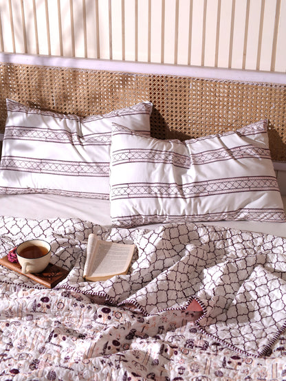 Lilac and maroon scattered ethnic mulmul quilt
