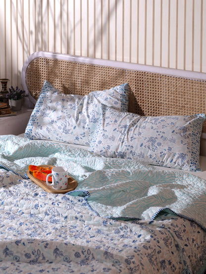 Shades of blue teen anaar mulmul quilt (abstract jaal)
