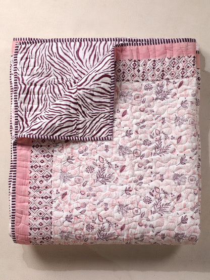 Lilac and pink teen anaar mulmul quilt (abstract jaal)