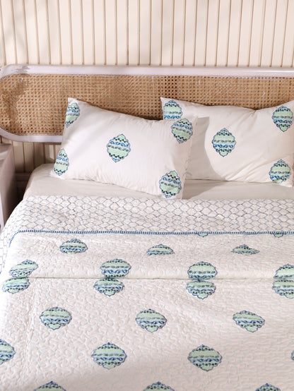 Blue and green heera jaal motif mulmul quilt