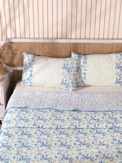 Blues and parrot kamal phool mulmul quilt (floral jaal)