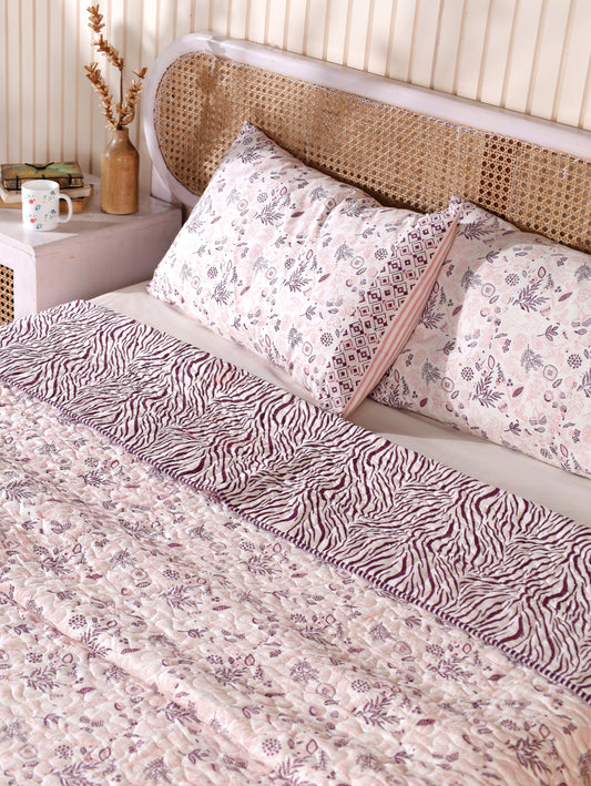 Lilac and pink teen anaar mulmul quilt (abstract jaal)