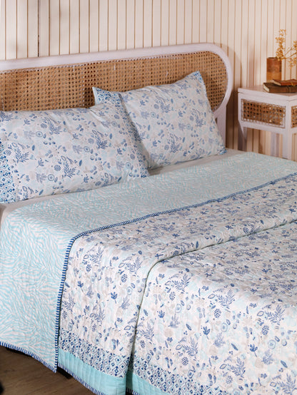 Shades of blue teen anaar mulmul quilt (abstract jaal)