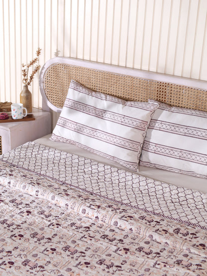 Lilac and maroon scattered ethnic mulmul quilt