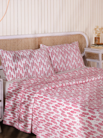 Red long leaves jaal mulmul quilt