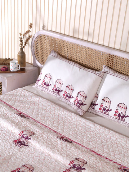 Lilac and maroon jharokha motif mulmul quilt