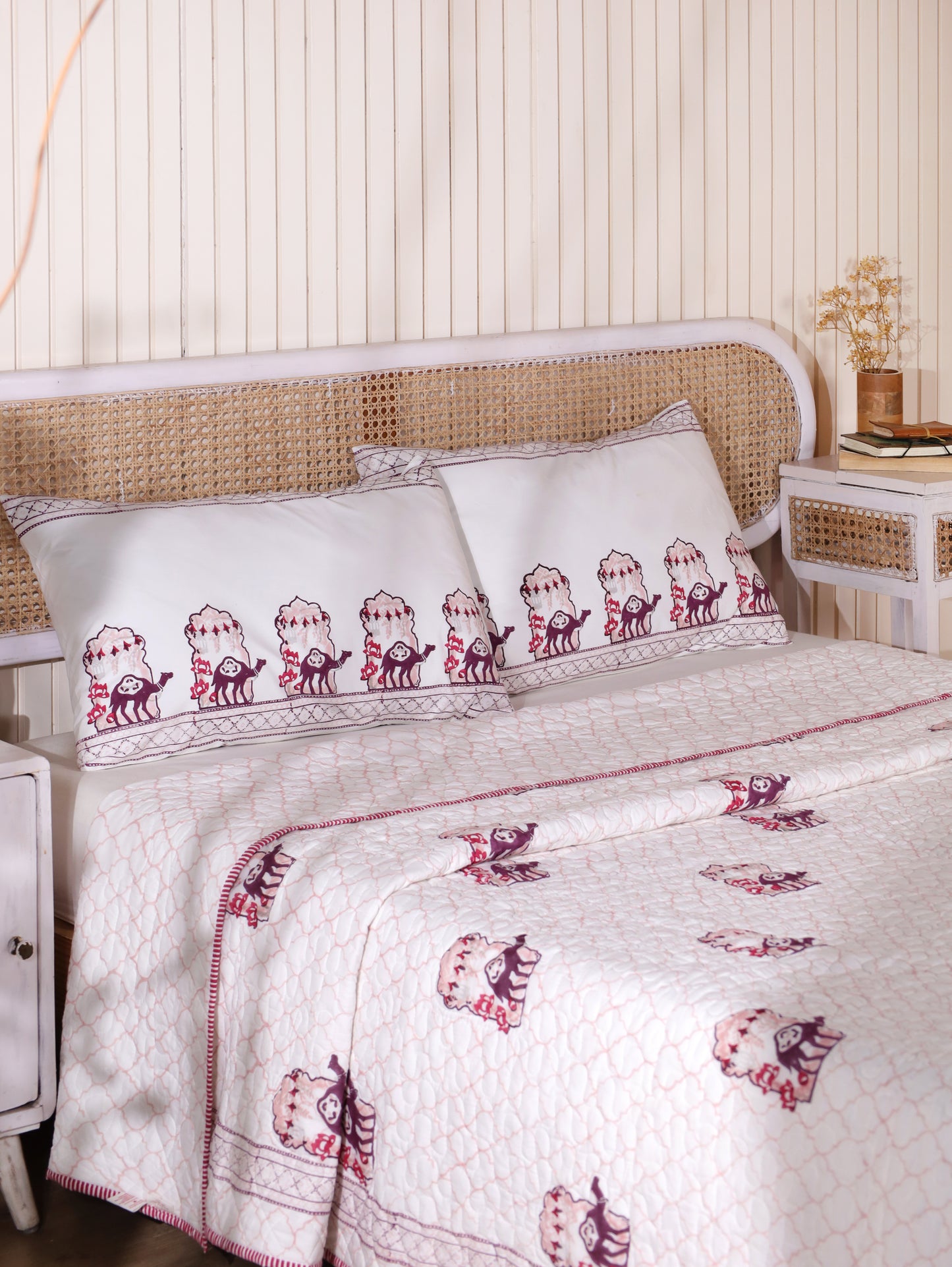 Lilac and maroon jharokha motif mulmul quilt