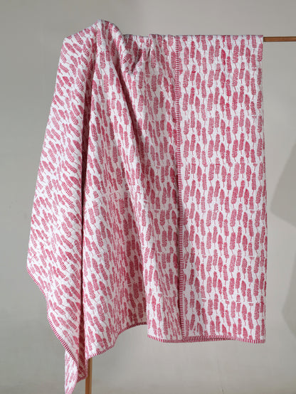 Red long leaves jaal mulmul quilt