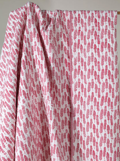 Red long leaves jaal mulmul quilt