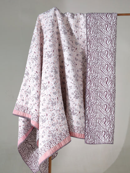 Lilac and pink teen anaar mulmul quilt (abstract jaal)
