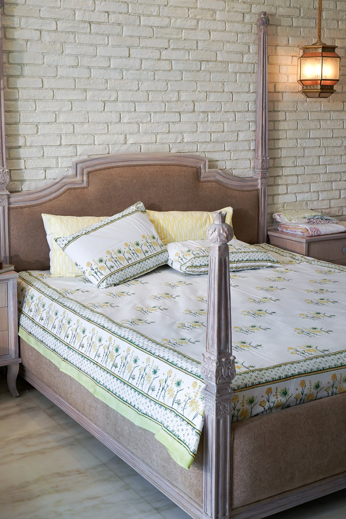 Green parrot and yellow blooming flowers bedsheet set
