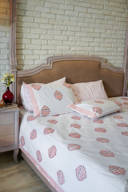 Maroon and magenta heera jaal motif bedsheet set
