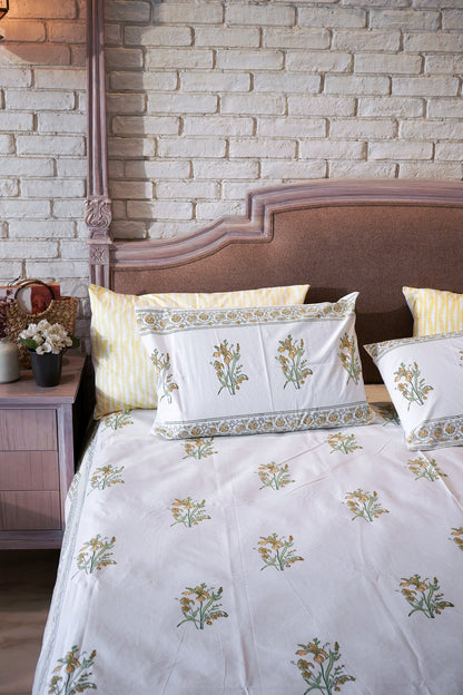Green parrot and yellow ek phool fitted bedsheet set