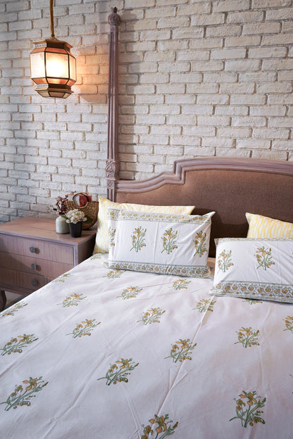 Green parrot and yellow ek phool fitted bedsheet set